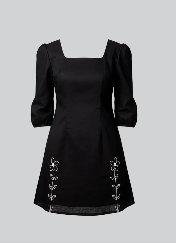 Chic black sustainable dress with 3/4 sleeves in luxury linen-cotton. Front full Ghost Mannequin shot.